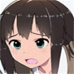 卡在墙上的女孩